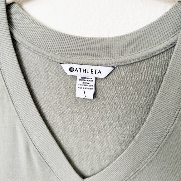 [Athleta] Fern Green Step Forward Sweatshirt Tee Short Sleeve V-Neck Sz Large L - Picture 11 of 11